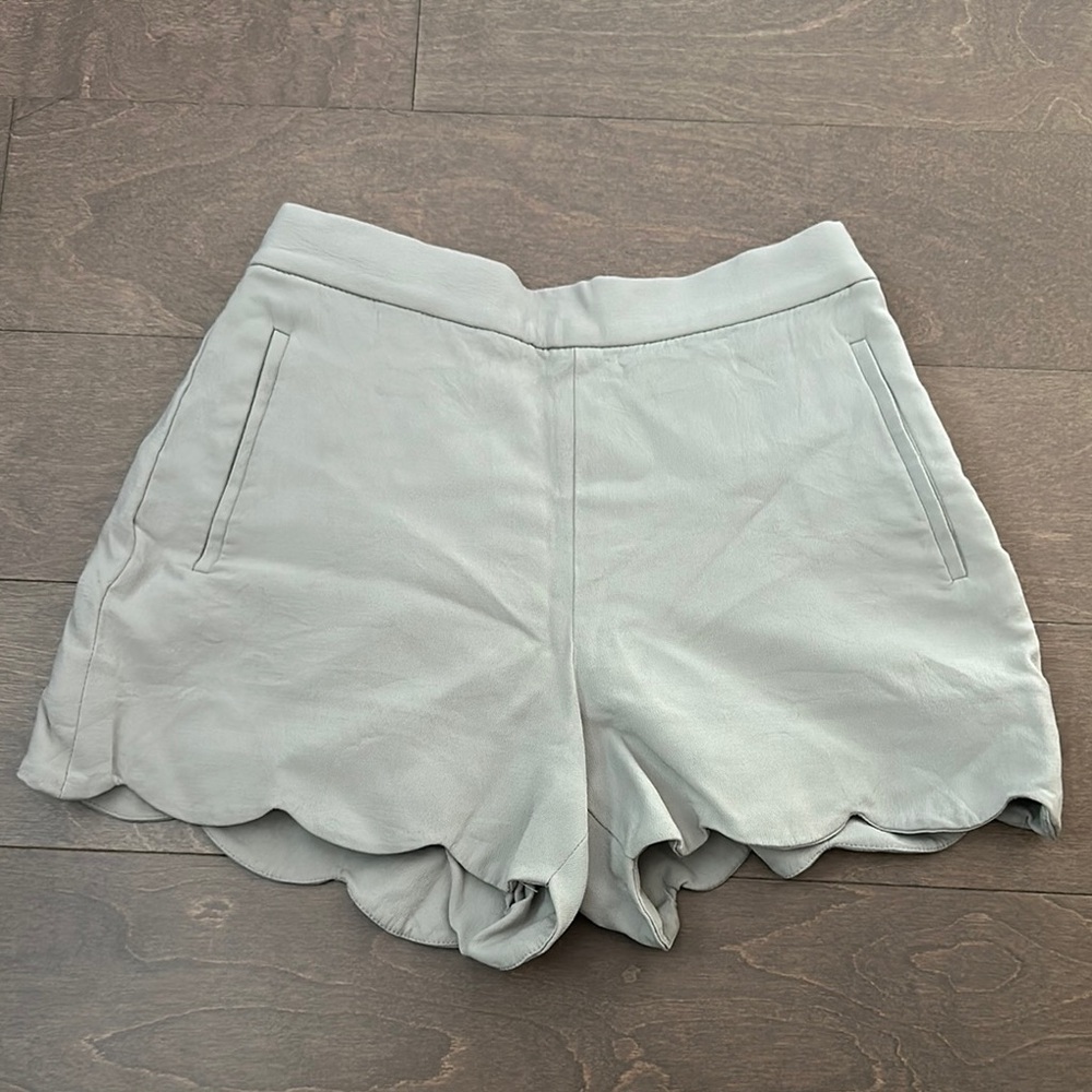 Wilfred Gray High Waist Scalloped Hem Shorts size 0